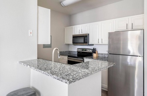 Murfreesboro Apartment | Landing | Beautiful 1BD, Clubhouse, Gym