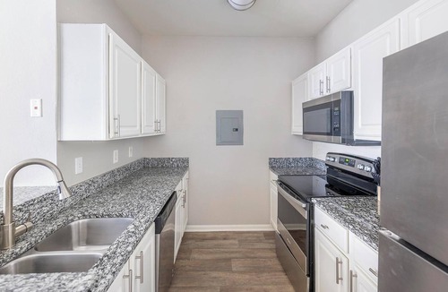 Murfreesboro Apartment | Landing | Beautiful 1BD, Clubhouse, Gym
