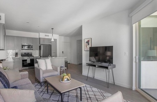 Rhodes Ranch Apartment | Landing | Beautiful 1BD, Courtyard, Gym
