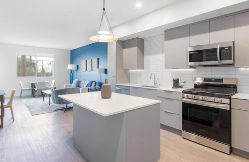 Rhodes Ranch Apartment | Landing | Beautiful 1BD, Courtyard, Gym