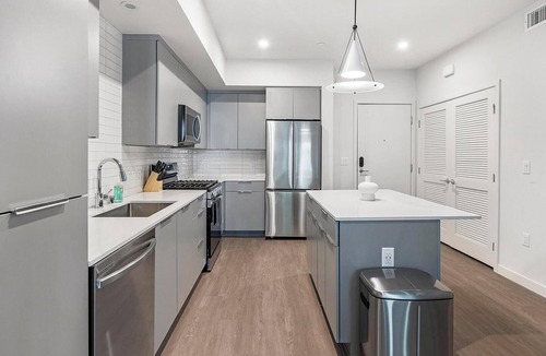 Rhodes Ranch Apartment | Landing | Beautiful 2BD, Gym, Courtyard