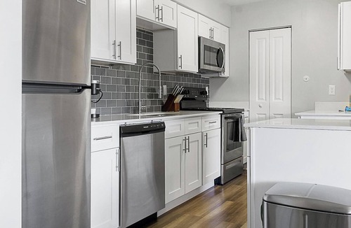 Indianapolis Apartment | Landing | Chic 1BD, Courtyard, Pool