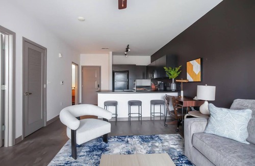 Springfield Apartment | Landing | Chic 1BD, Courtyard