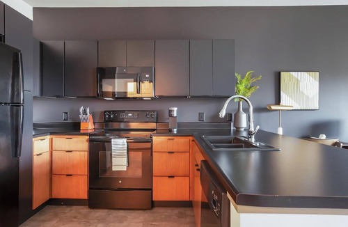 Springfield Apartment | Landing | Chic 1BD, Courtyard