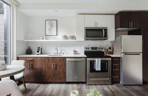 Mann Apartment | Landing | Chic 1BD, Courtyard, Rooftop Lounge