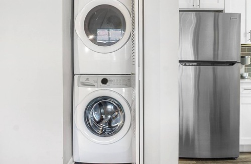 Indianapolis Apartment | Landing | Chic 1BD, Gym, Pool