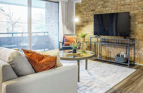 Indianapolis Apartment | Landing | Chic 1BD, Gym, Pool
