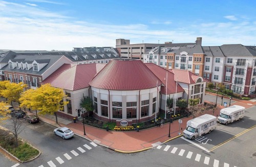 Bayonne Apartment | Landing | Chic 1BD, Game Room, Clubhouse