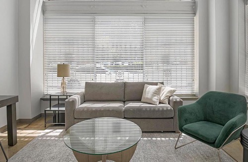 Central City Apartment | Landing Chic 1BD Gym