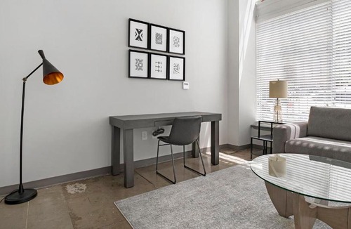 Central City Apartment | Landing Chic 1BD Gym