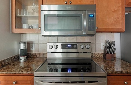 Falconhead Apartment | Landing | Chic 1BD in Bee Cave