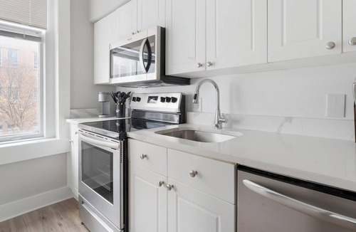 Downtown Baltimore Apartment | Landing | Chic 1BD in University of Maryland