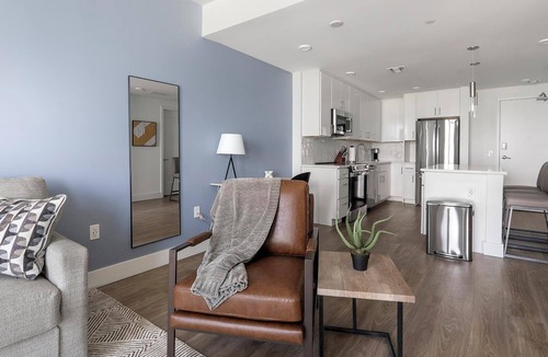 East Naples Apartment | Landing | Chic 1BD, Pool
