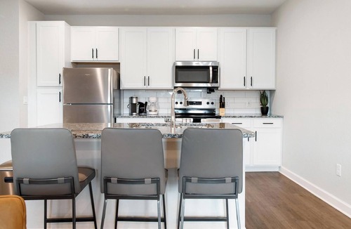 Port Malabar Apartment | Landing | Chic 1BD, Pool, Gym