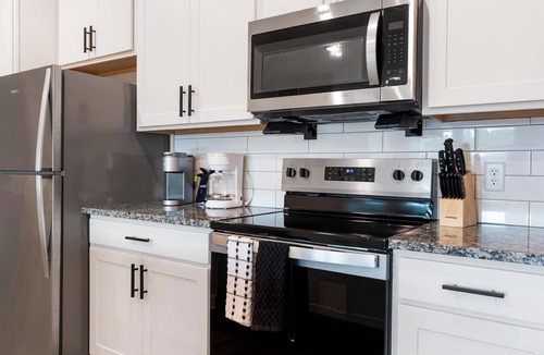 Port Malabar Apartment | Landing | Chic 1BD, Pool, Gym