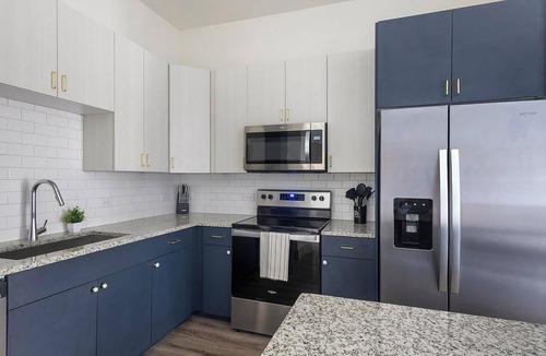 Addicks Apartment | Landing | Chic 2BD, Courtyard, Yoga Studio