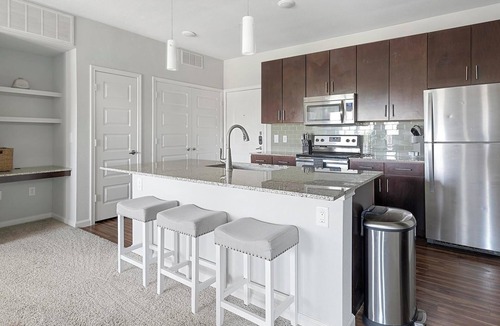 Austin Apartment | Landing | Chic 2BD, Courtyard, Gym