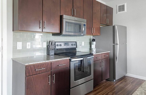 Austin Apartment | Landing | Chic 2BD, Courtyard, Gym