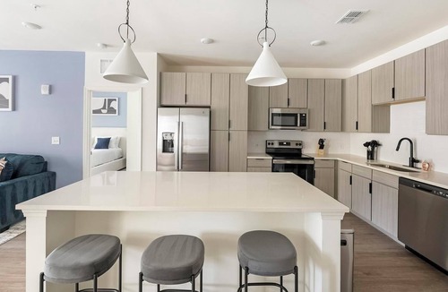 Ono Island Apartment | Landing | Chic 2BD, Gym, Clubhouse
