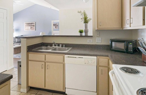 Southbelt/Ellington Apartment | Landing | Chic 2BD, Gym, Clubhouse