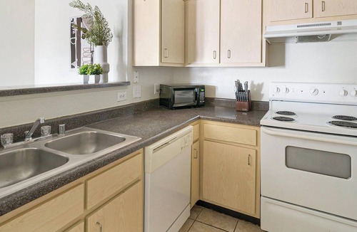 Southbelt/Ellington Apartment | Landing | Chic 2BD, Gym, Clubhouse