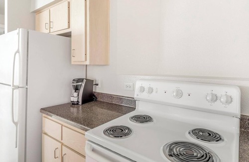 Southbelt/Ellington Apartment | Landing | Chic 2BD, Gym, Game Room
