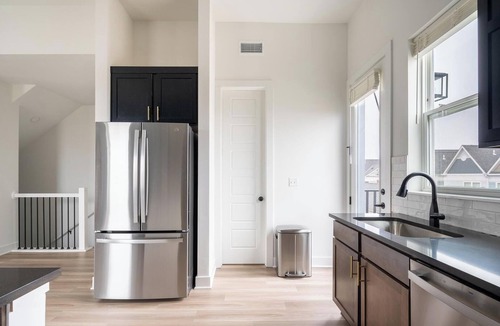Lee's Summit Apartment | Landing | Chic 2BD in Lee's Summit