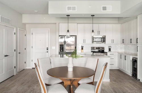 Franklin Apartment | Landing | Chic 2BD in Cool Springs