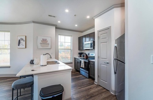 Corryville Apartment | Landing | Chic 2BD, Pool, Gym