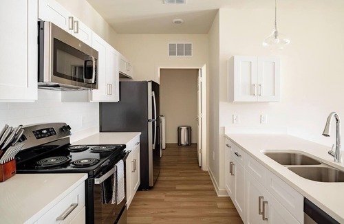 Bellview Apartment | Landing | Chic 2BD, Pool, Gym