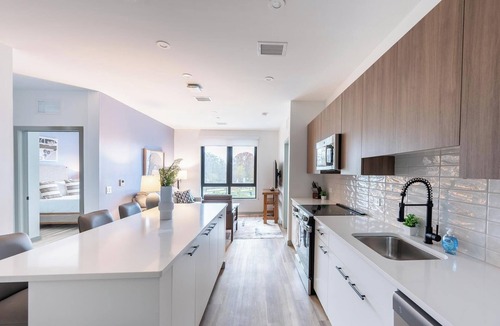 Haverhill Apartment | Landing | Chic 2BD, Pool, Gym