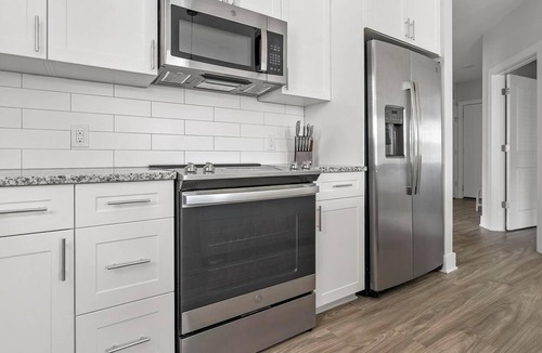 Matthews Apartment | Landing | Chic 2BD, Pool, Gym