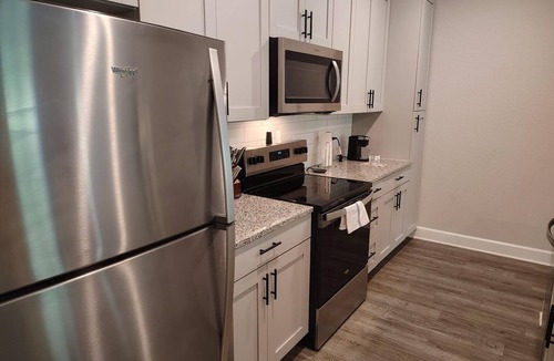 Newberry Apartment | Landing | Chic 2BD, Pool, Gym