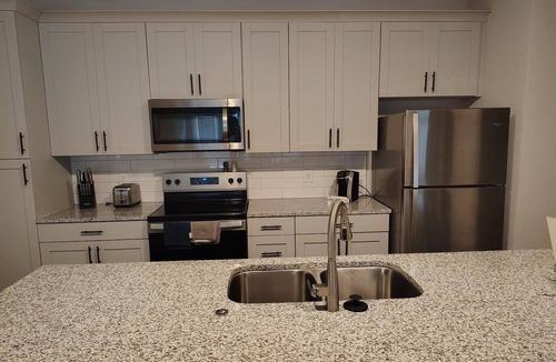 Newberry Apartment | Landing | Chic 2BD, Pool, Gym