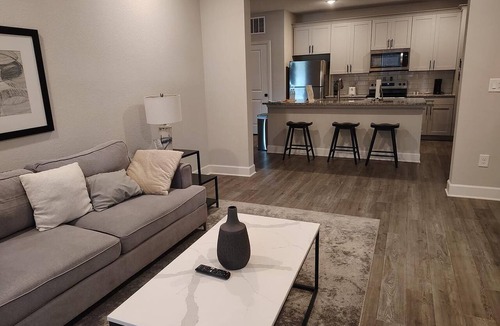 Newberry Apartment | Landing | Chic 2BD, Pool, Gym