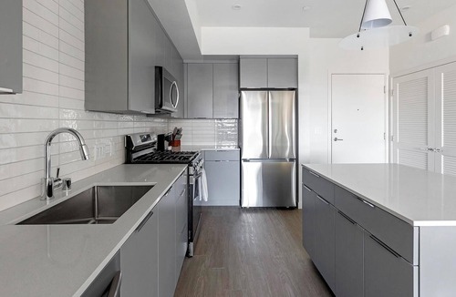 Rhodes Ranch Apartment | Landing | Chic 2BD, Gym, Pool