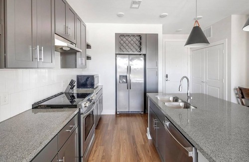 Ferndale Apartment | Landing | Chic 2BD, Yoga Studio, Pool