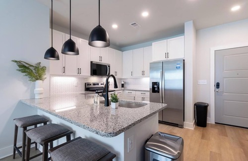 Freeport Apartment | Landing | Chic 2BD, Yoga Studio, Game Room