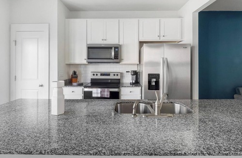 Summerville Apartment | Landing | Chic 3BD, Yoga Studio, Gym