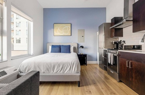 Cherry Creek Apartment | Landing | Chic Studio, Rooftop Lounge, Clubhouse