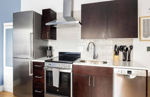 Cherry Creek Apartment | Landing | Chic Studio, Rooftop Lounge, Clubhouse
