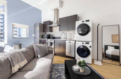 Cherry Creek Apartment | Landing | Chic Studio, Rooftop Lounge, Clubhouse