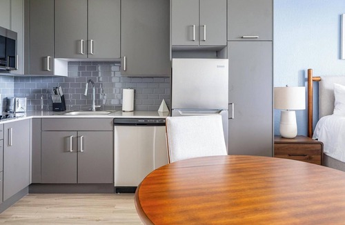Golden Gate Apartment | Landing | Chic Studio, Gym, Clubhouse