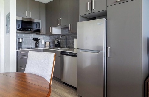 Golden Gate Apartment | Landing | Chic Studio, Gym, Clubhouse