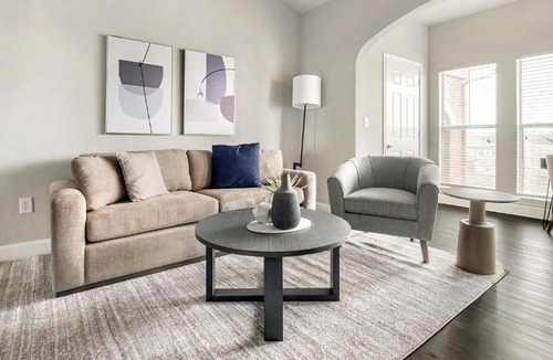 Richmond Apartment | Landing Incredible 1BD Clubhouse Gym