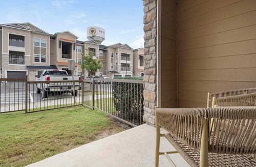 Buda Apartment | Landing | Incredible 1BD, Gym, Game Room