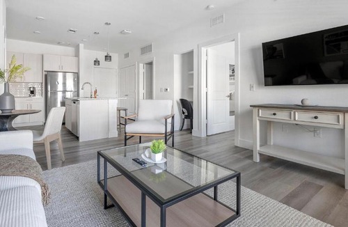 Leander Apartment | Landing Incredible 1BD Pool Gym