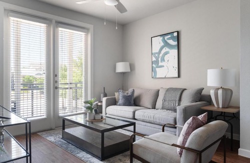Buda Apartment | Landing Incredible 1BD Pool Gym