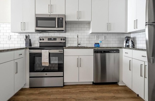 Concord Apartment | Landing | Incredible 1BD, Gym, Clubhouse