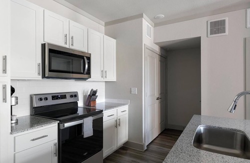 Spring Apartment | Landing | Incredible 1BD, Gym, Yoga Studio